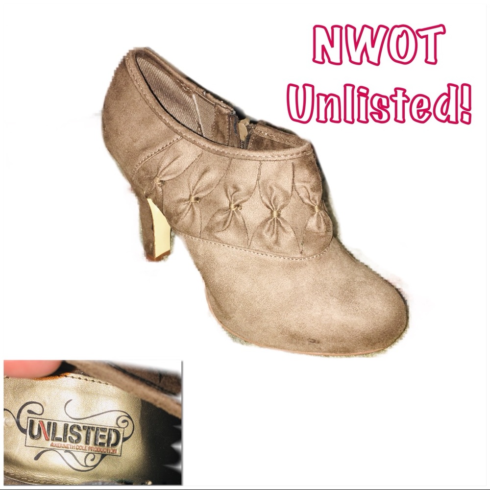 • UNLISTED | NWOT | Bow Detail Booties •